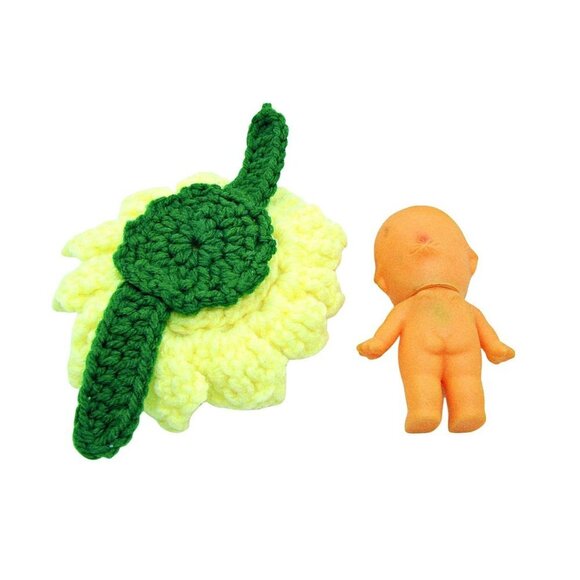 Vintage Tiny Kewpie Doll Baby in a Homemade Crocheted Flower - Picture 7 of 12